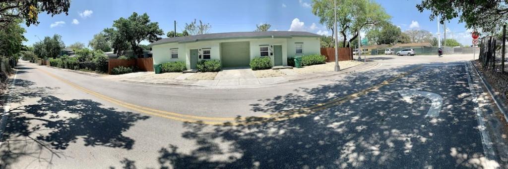 Deco Drive Miami • Near Hard Rock Stadium • South Beach • Wynwood Zewnętrze zdjęcie